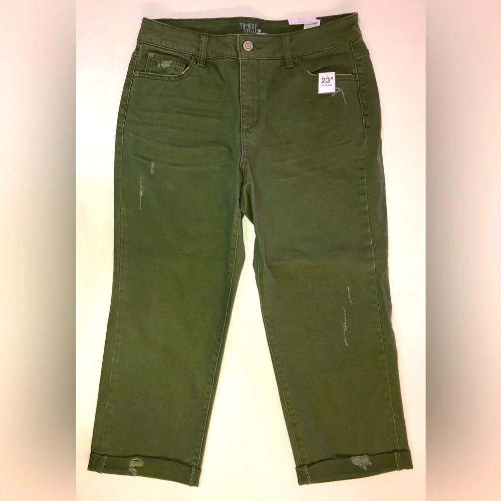 NWT Relaxed Fit Distressed Cuffed Olive Green Capris (10)